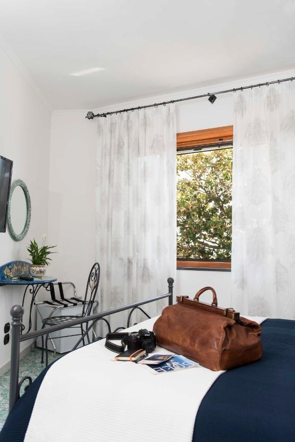 B&B Palazzo Pinto Vietri Buitenkant foto