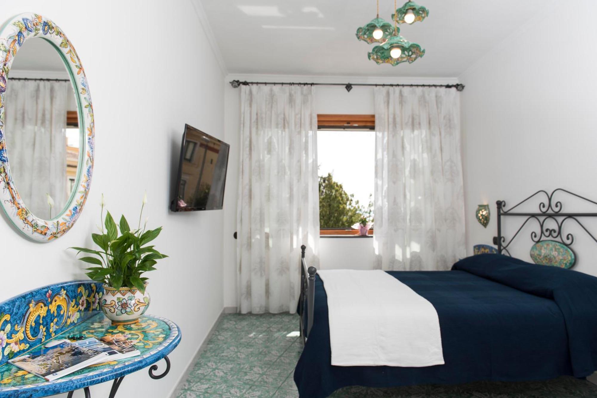 B&B Palazzo Pinto Vietri Buitenkant foto