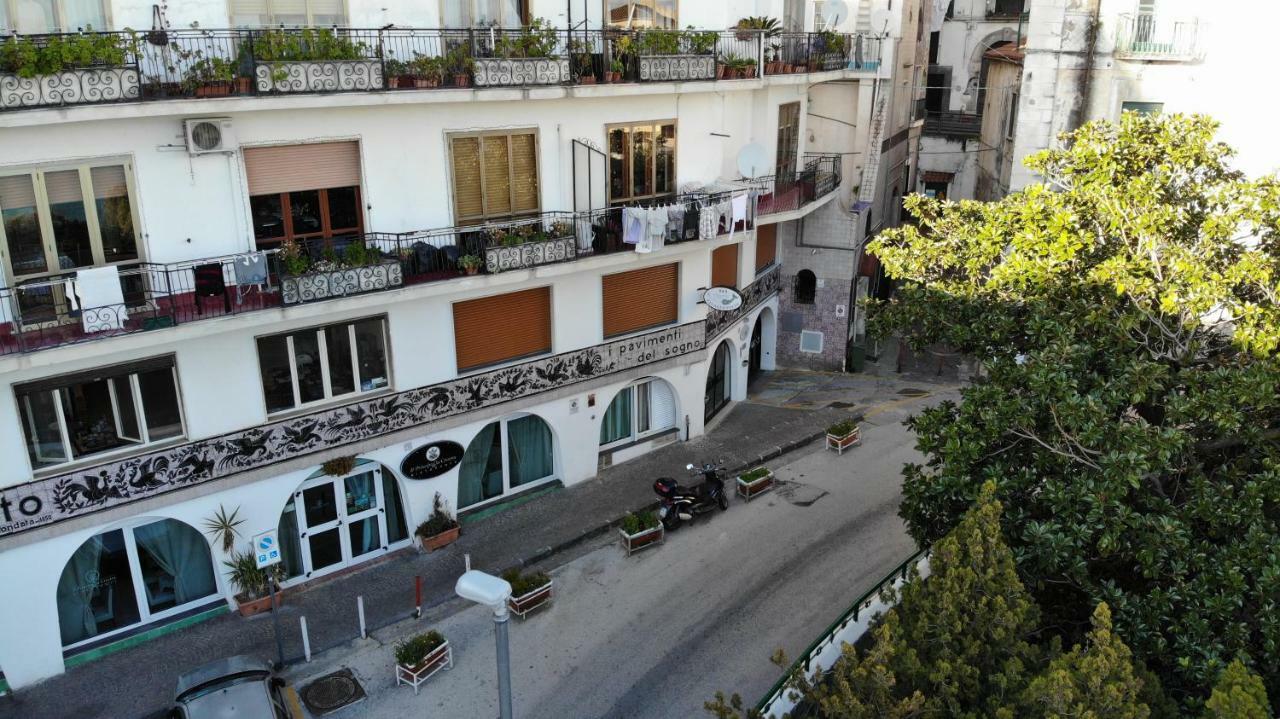 B&B Palazzo Pinto Vietri Buitenkant foto